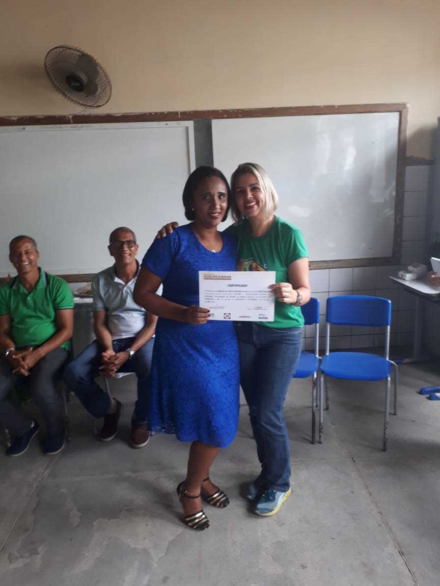 Secretaria de Assistência Social faz entrega de Certificados do Curso de Cabeleireira.
